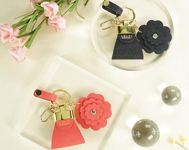 롤시 사피아노 가죽 카네이션 꽃키링