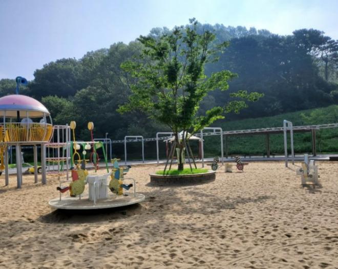 [경기/군포] 모래청소 서비스 / 어린이놀이시설 모래소독 모래세척 탄성바닥 코로나방역 청소용역-(주)영진크린-차세대 판로플랫폼 스토어(STORE) 36.5