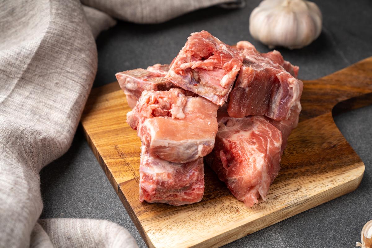 [지리산산골흑돼지] 지리산 흑돼지 등뼈 1kg 