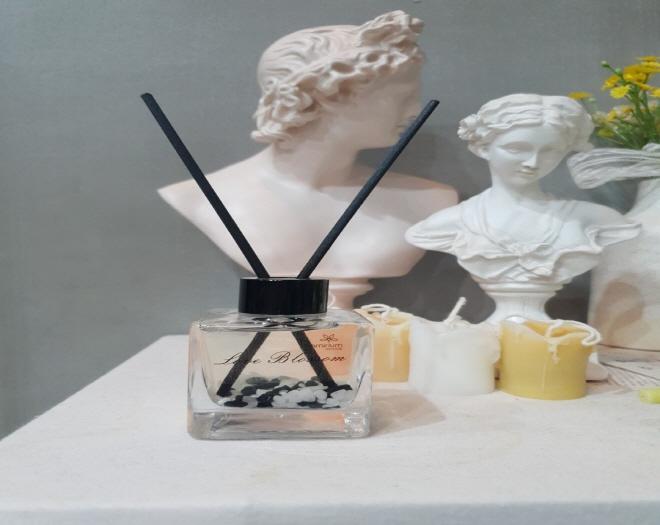 마미리움 디퓨저 (리드스틱, 동백꽃) 6가지향 100ml-에코비엠주식회사-차세대 판로플랫폼 스토어(STORE) 36.5