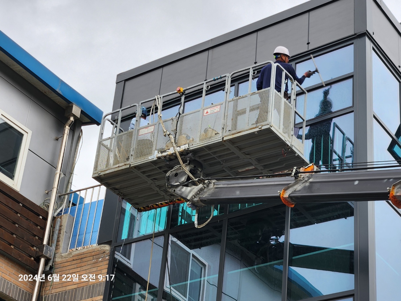 건물 외벽 청소 서비스-갓피플주식회사-차세대 판로플랫폼 스토어(STORE) 36.5