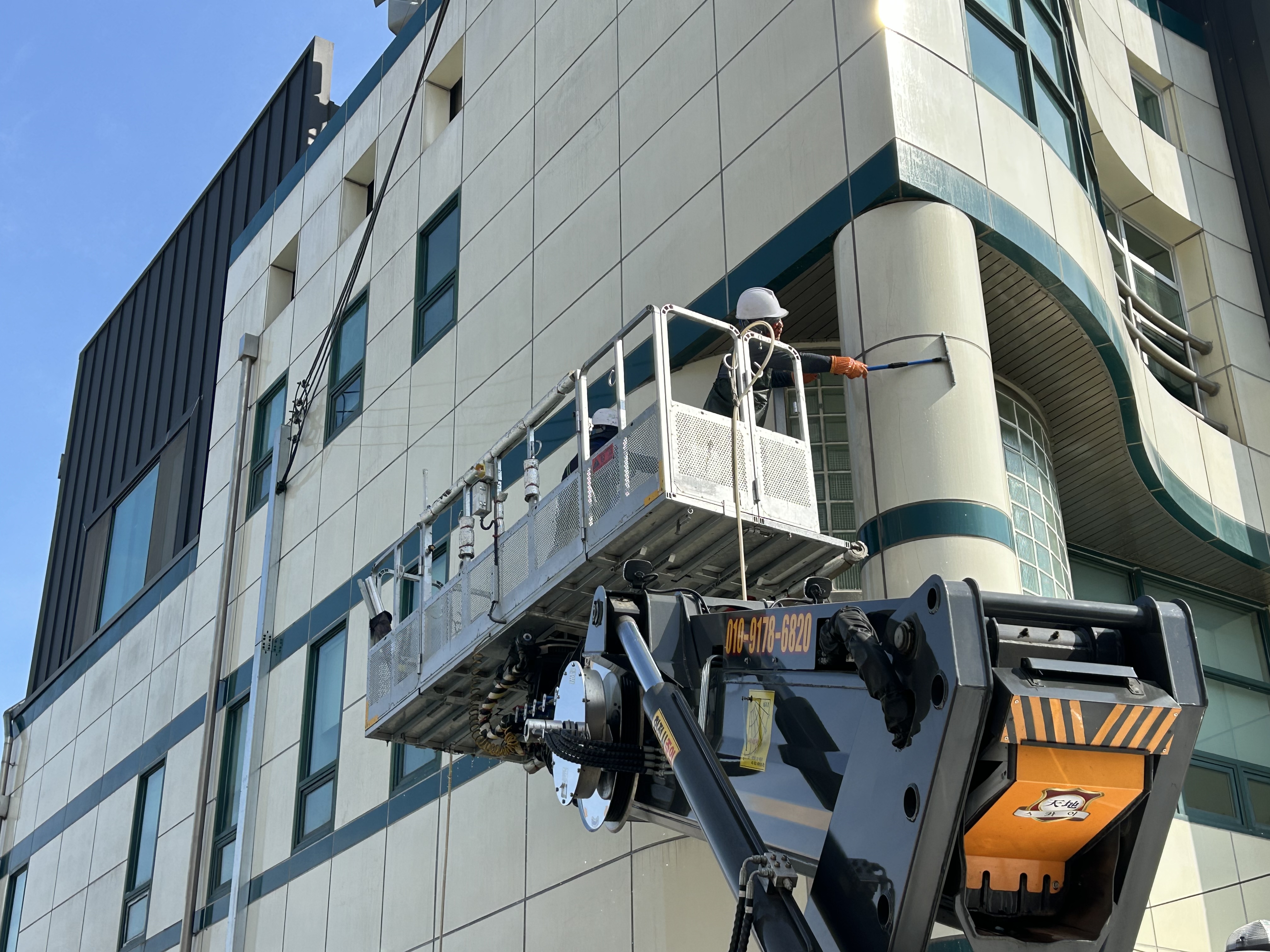 건물 외벽 청소 서비스-갓피플주식회사-차세대 판로플랫폼 스토어(STORE) 36.5