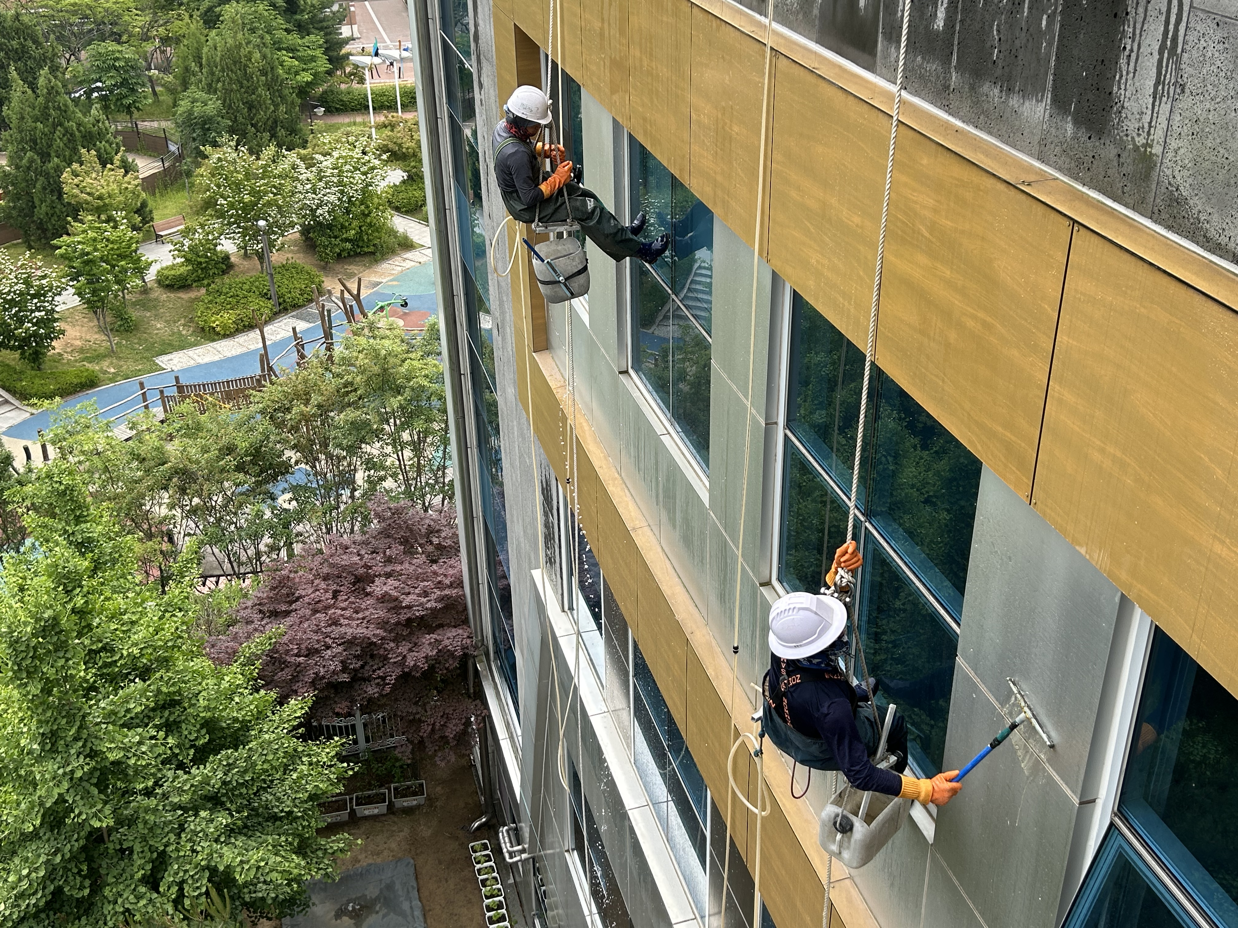 건물 외벽 청소 서비스-갓피플주식회사-차세대 판로플랫폼 스토어(STORE) 36.5