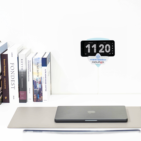 벽걸이형 핸드폰 무선 충전 거치대 월지플러스-인더라스주식회사-차세대 판로플랫폼 스토어(STORE) 36.5